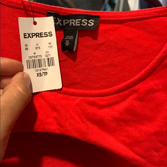 Express Red Top - Picture 2 of 3